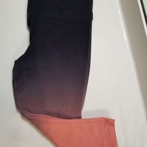Black / Peach Ombre Capri Leggings